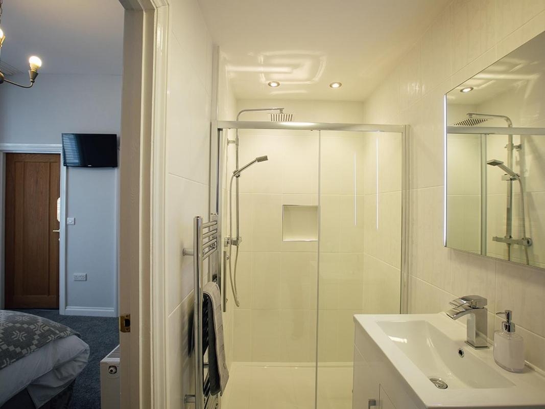 فندق The Townhouse تينبي المظهر الخارجي الصورة