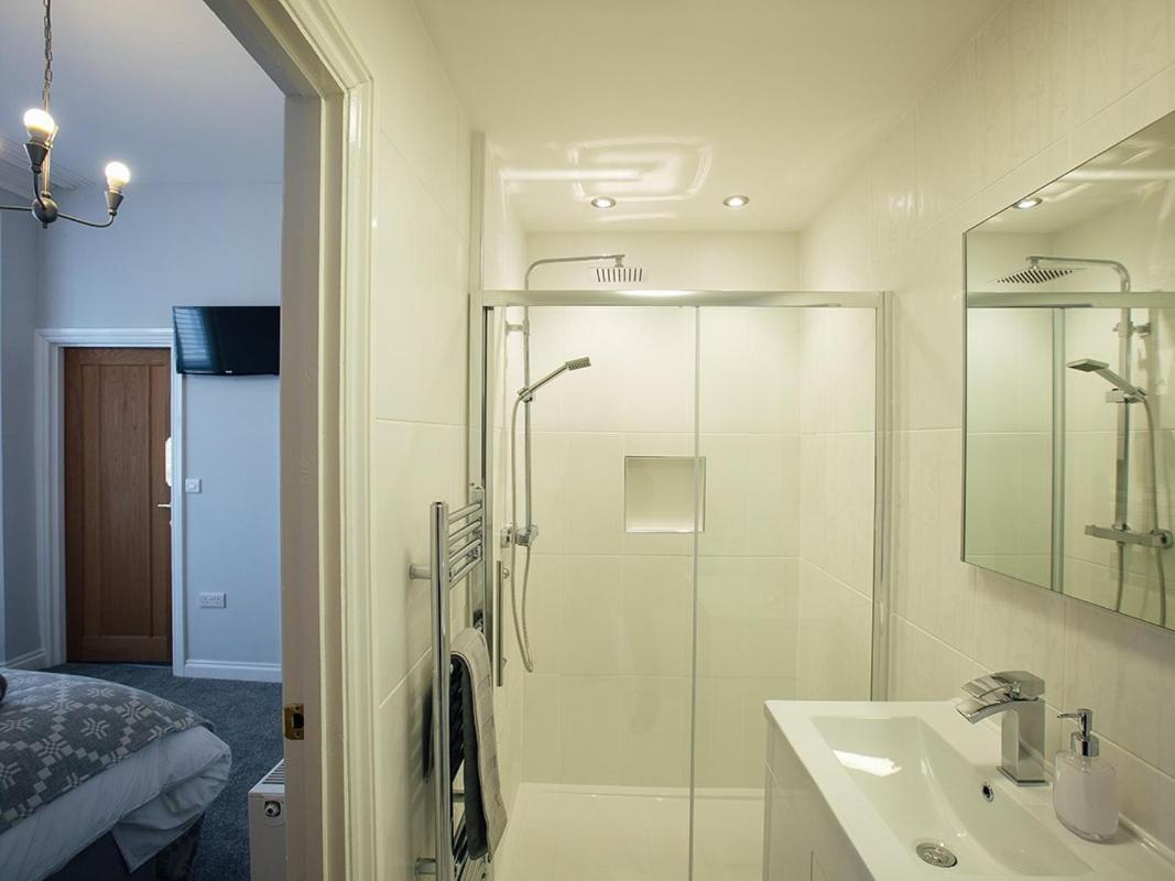 فندق The Townhouse تينبي الغرفة الصورة