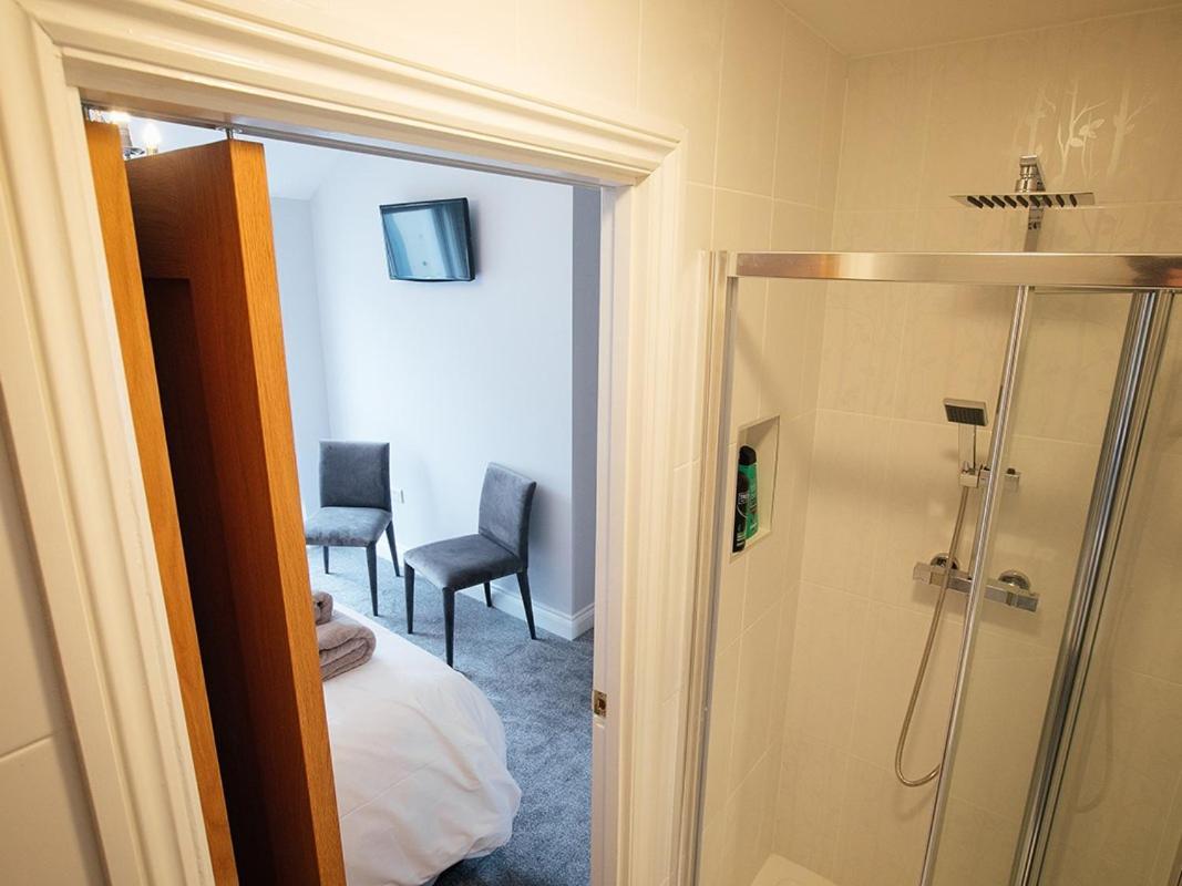 فندق The Townhouse تينبي الغرفة الصورة