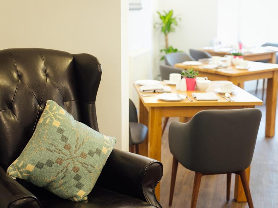 فندق The Townhouse تينبي الغرفة الصورة
