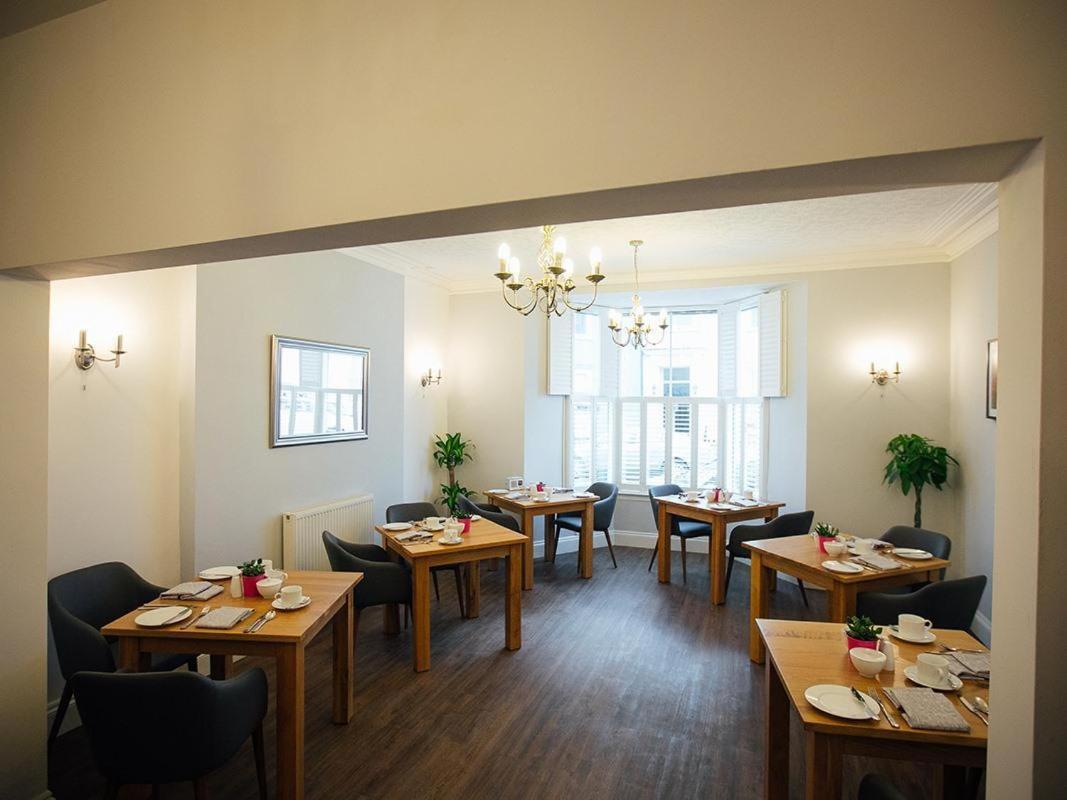 فندق The Townhouse تينبي المظهر الخارجي الصورة